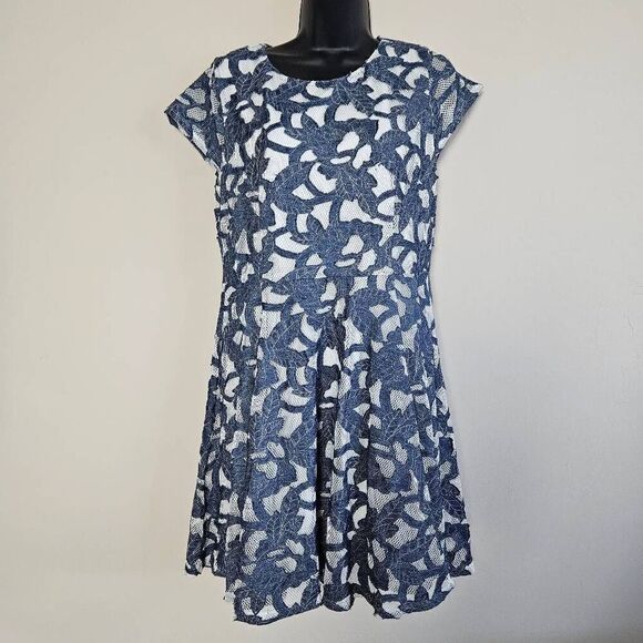 Maison Jules Chambray Leaves Dress - Picture 2 of 9